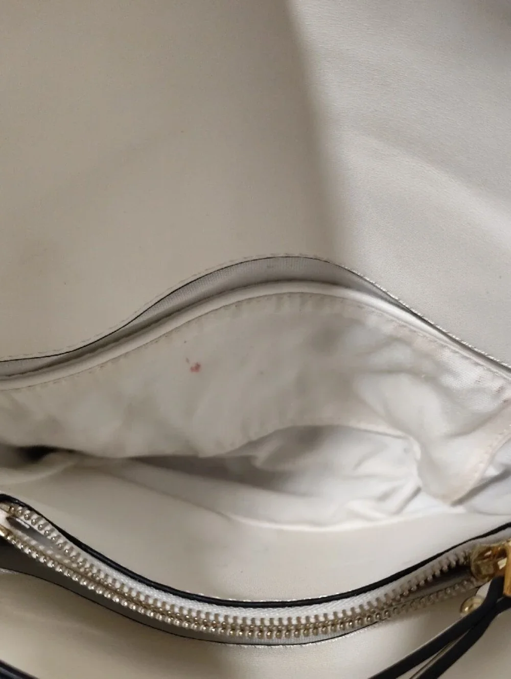 Tory Burch White Leather Crossbody with Logo Medallion